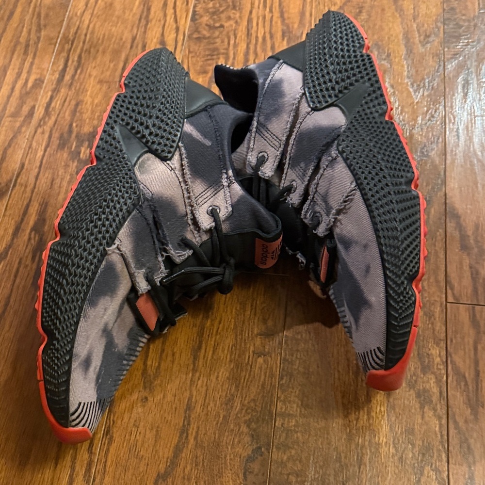 Adidas Men's Black and Red Patterned Sneakers - Picture 5 of 6